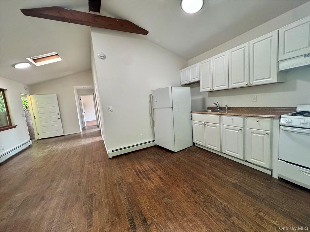 101 Firwood Road, Port Washington, NY 11050 — photo 3