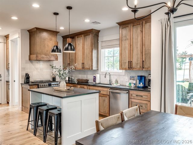 45 Ramble Along Road, Carlton Landing, OK 74432