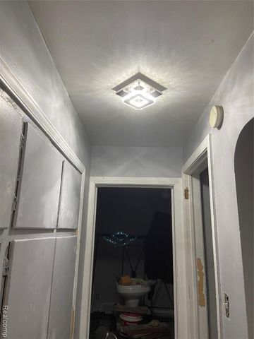 15720 Southfield Road, Detroit, MI 48223