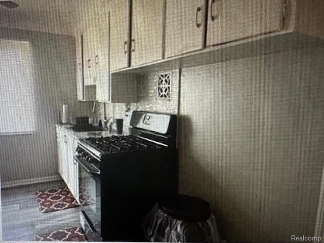 15720 Southfield Road, Detroit, MI 48223