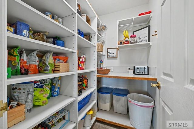2868 W 97th S, Idaho Falls, ID 83402