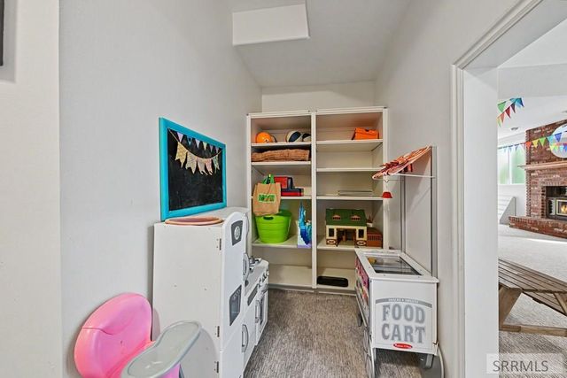 2868 W 97th S, Idaho Falls, ID 83402