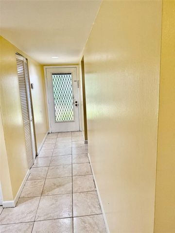 3161 NW 47 105, Lauderhill, FL 33319