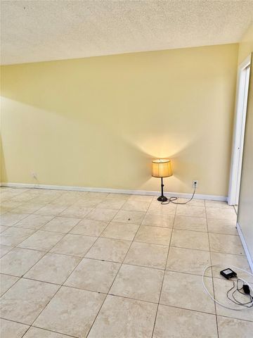 3161 NW 47 105, Lauderhill, FL 33319