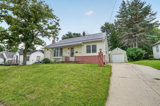 1219 Hammond Avenue, Waterloo, IA 50702