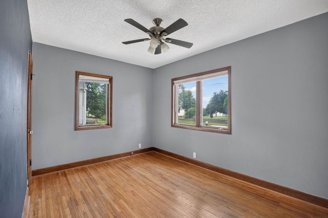 1219 Hammond Avenue, Waterloo, IA 50702
