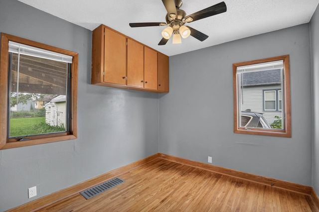 1219 Hammond Avenue, Waterloo, IA 50702