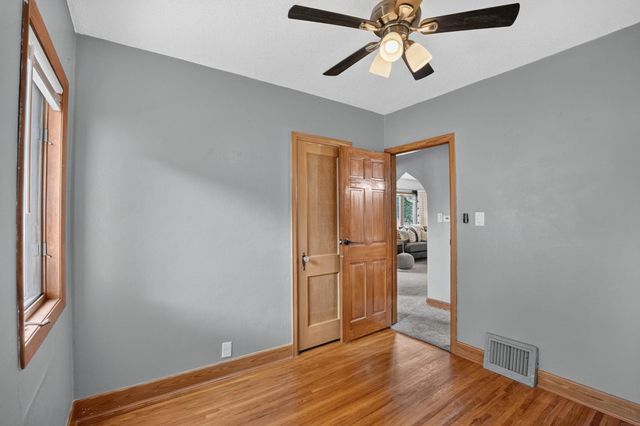1219 Hammond Avenue, Waterloo, IA 50702
