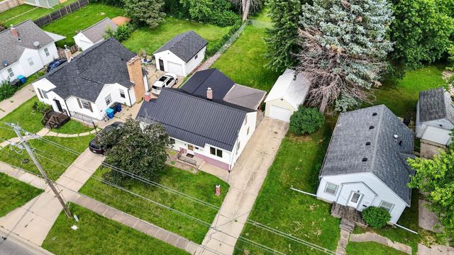 1219 Hammond Avenue, Waterloo, IA 50702