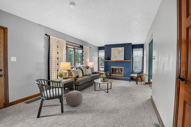 1219 Hammond Avenue, Waterloo, IA 50702