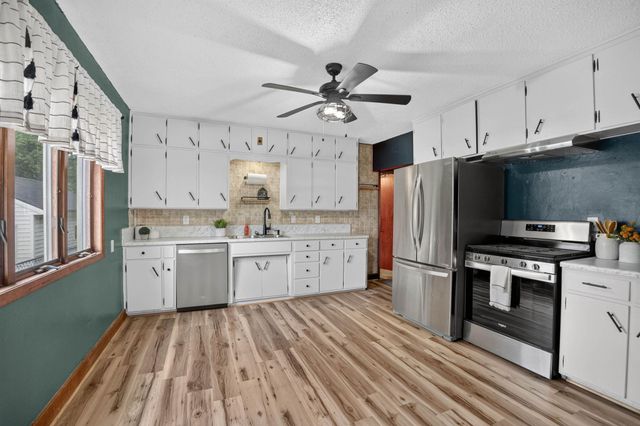 1219 Hammond Avenue, Waterloo, IA 50702