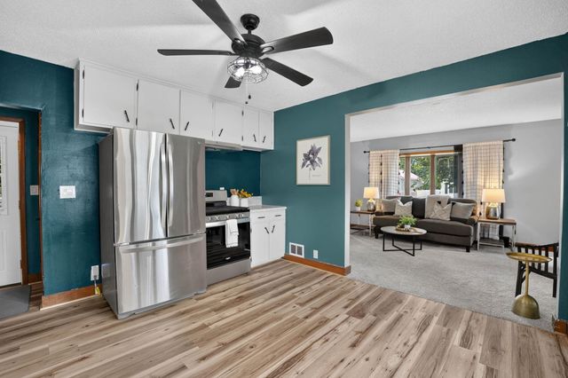 1219 Hammond Avenue, Waterloo, IA 50702