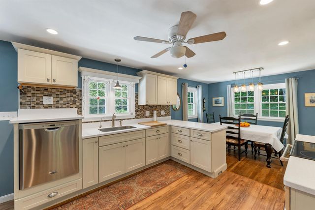 14 Squamscott Road, Stratham, NH 03885
