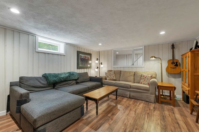 14 Squamscott Road, Stratham, NH 03885
