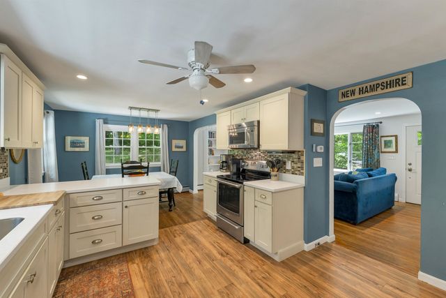 14 Squamscott Road, Stratham, NH 03885