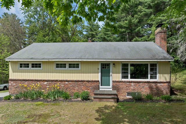 14 Squamscott Road, Stratham, NH 03885