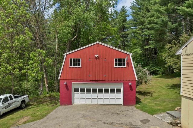 14 Squamscott Road, Stratham, NH 03885