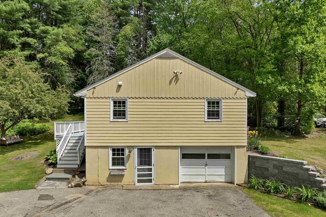 14 Squamscott Road, Stratham, NH 03885