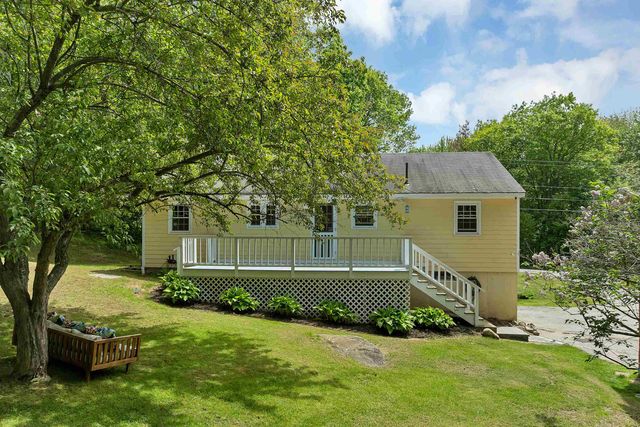 14 Squamscott Road, Stratham, NH 03885