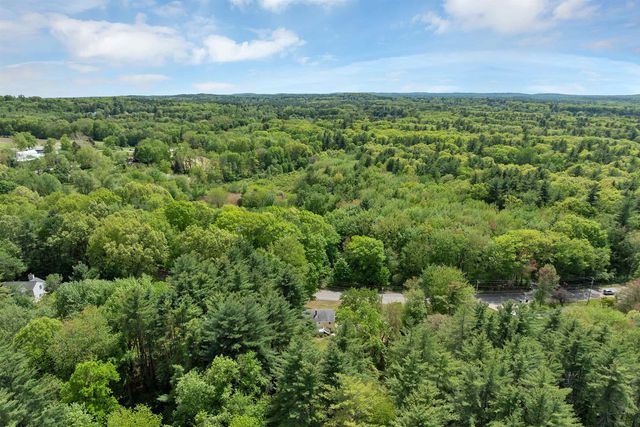 14 Squamscott Road, Stratham, NH 03885
