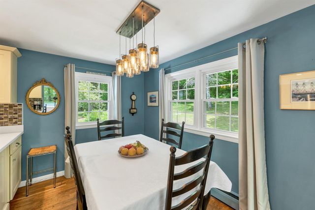 14 Squamscott Road, Stratham, NH 03885