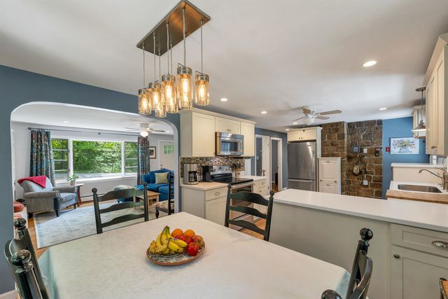 14 Squamscott Road, Stratham, NH 03885
