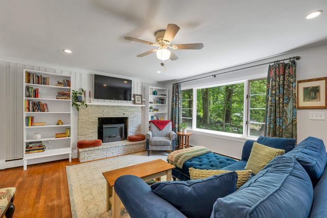 14 Squamscott Road, Stratham, NH 03885
