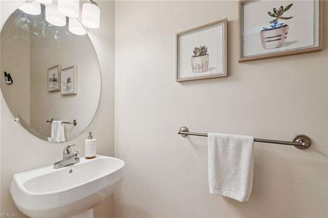 6109 Walkers Ferry LN, Suffolk, VA 23435