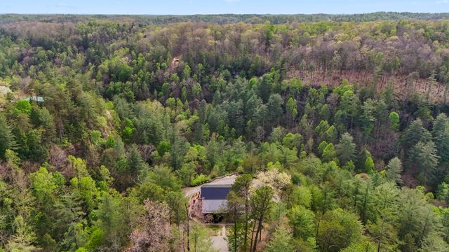 296 Manor House Road, Campton, KY 41301