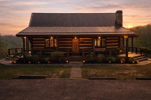 296 Manor House Road, Campton, KY 41301