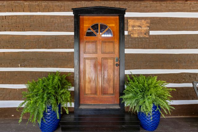 296 Manor House Road, Campton, KY 41301