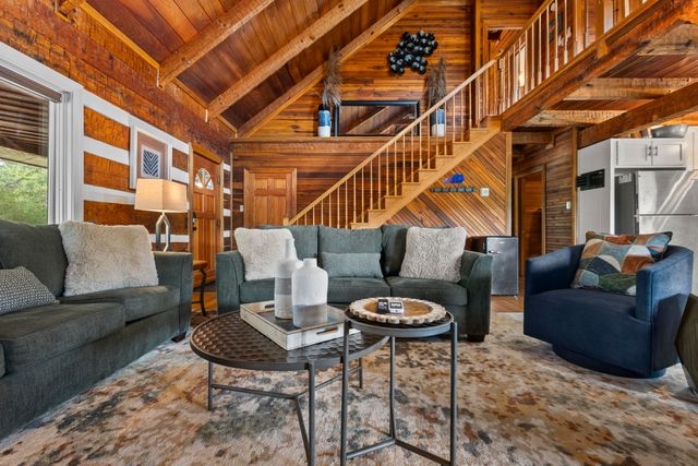 296 Manor House Road, Campton, KY 41301
