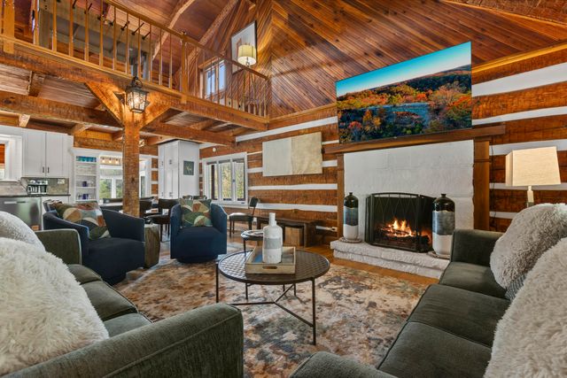 296 Manor House Road, Campton, KY 41301