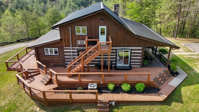 296 Manor House Road, Campton, KY 41301