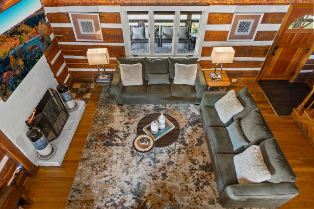 296 Manor House Road, Campton, KY 41301