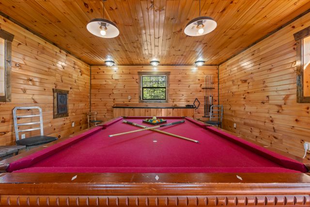 296 Manor House Road, Campton, KY 41301