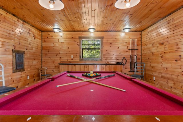 296 Manor House Road, Campton, KY 41301