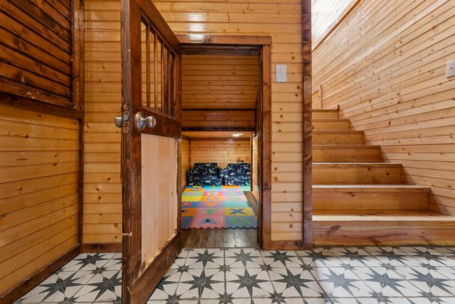 296 Manor House Road, Campton, KY 41301