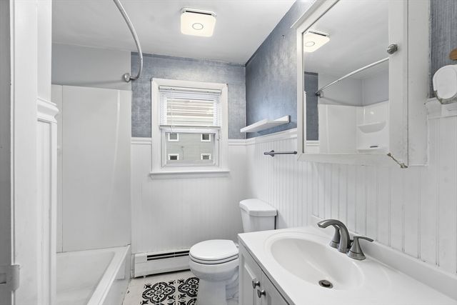 89 Bunker Hill Ave, Lowell, MA 01850