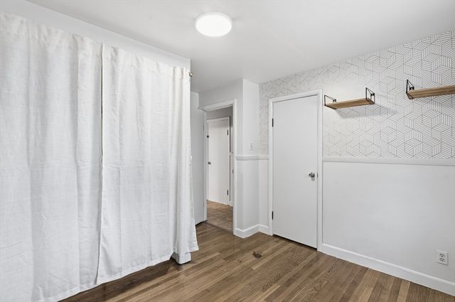 89 Bunker Hill Ave, Lowell, MA 01850