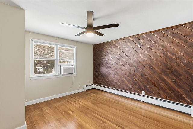 89 Bunker Hill Ave, Lowell, MA 01850