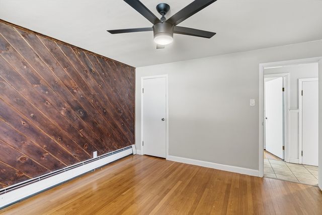 89 Bunker Hill Ave, Lowell, MA 01850