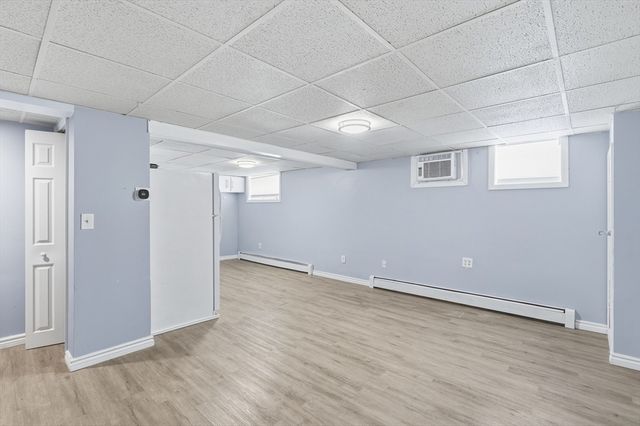 89 Bunker Hill Ave, Lowell, MA 01850