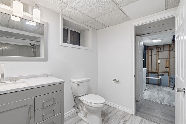 89 Bunker Hill Ave, Lowell, MA 01850