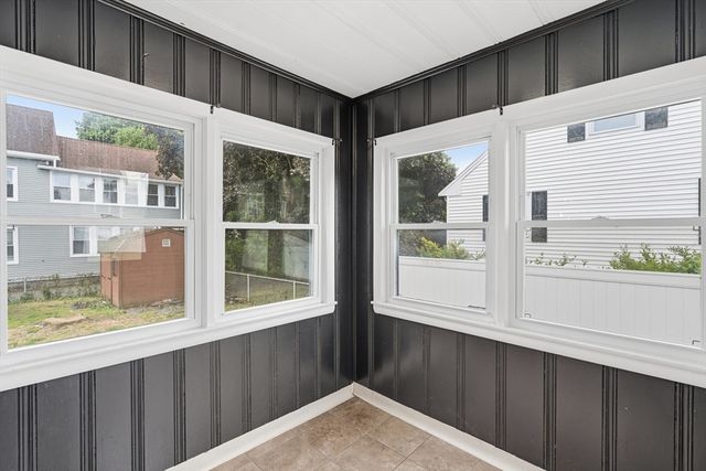 89 Bunker Hill Ave, Lowell, MA 01850