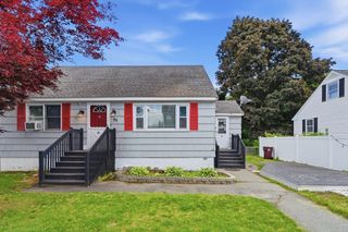 89 Bunker Hill Ave, Lowell, MA 01850