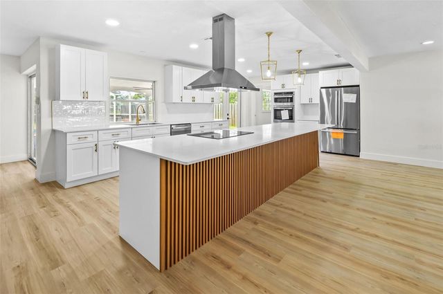 5700 BAYOU GRANDE BOULEVARD NE, St Petersburg, FL 33703