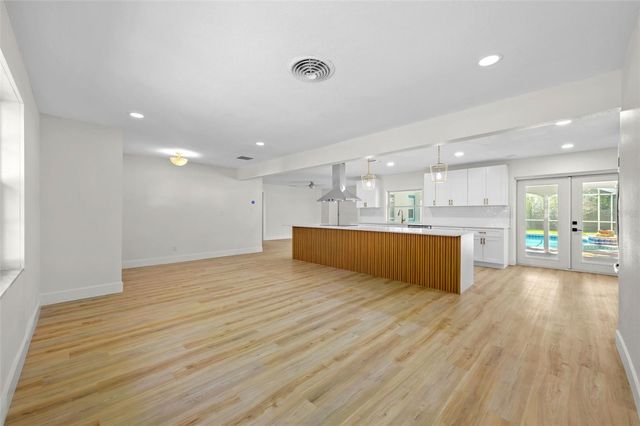 5700 BAYOU GRANDE BOULEVARD NE, St Petersburg, FL 33703