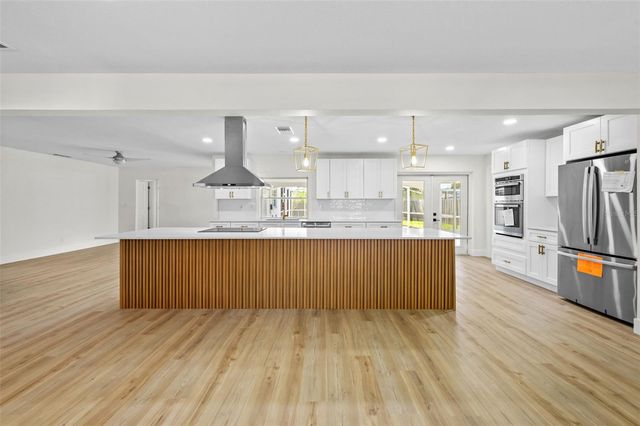 5700 BAYOU GRANDE BOULEVARD NE, St Petersburg, FL 33703