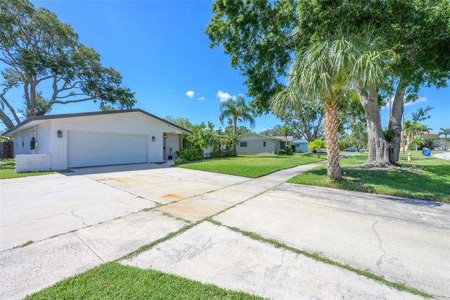 5700 BAYOU GRANDE BOULEVARD NE, St Petersburg, FL 33703